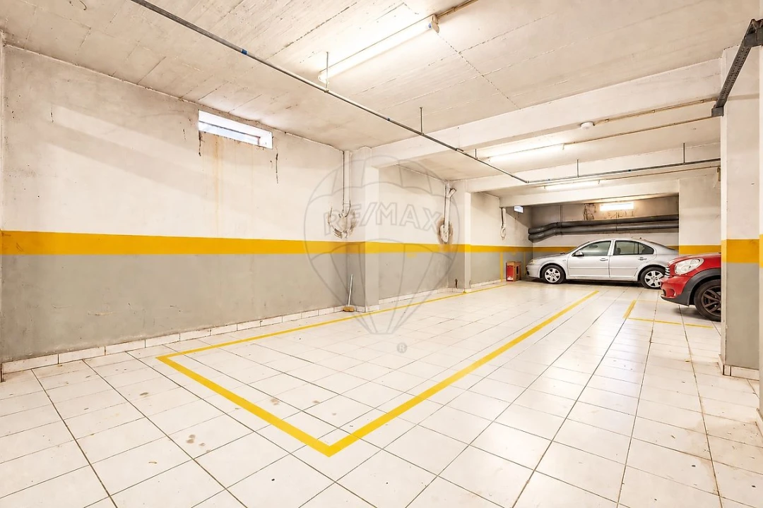 Apartamento T4 para Venda em Carregado e Cadafais Foto 21
