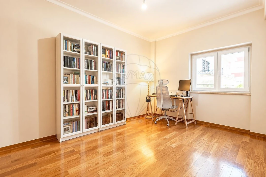 Apartamento T4 para Venda em Carregado e Cadafais Foto 15