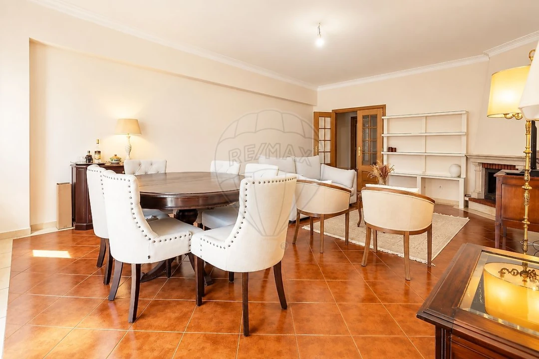Apartamento T4 para Venda em Carregado e Cadafais Foto 42