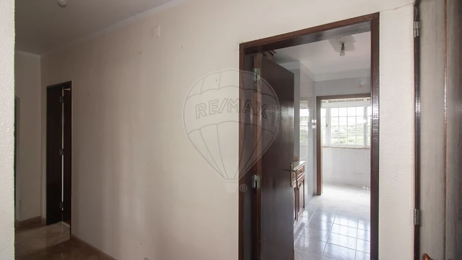 Apartamento T3 para Venda em Carregado e Cadafais