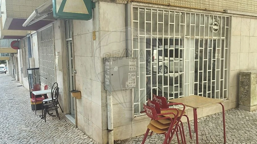 Loja para Venda em Massamá e Monte Abraão
