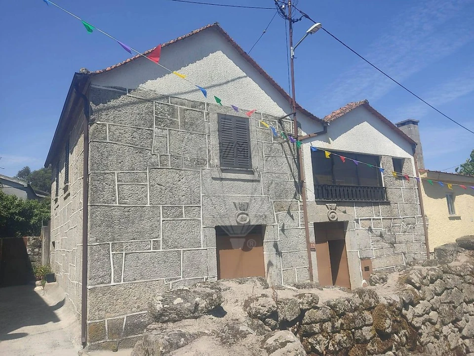 Moradia T2 para Venda em Bodiosa Foto 1