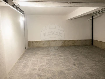 Garagem para Venda em União das Freguesias de Setúbal