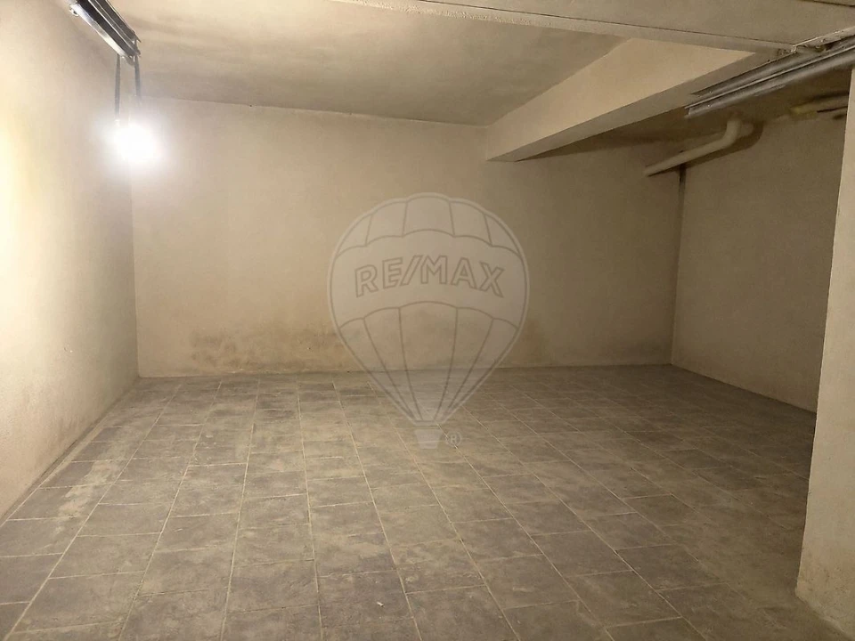 Garagem para Venda em União das Freguesias de Setúbal Foto 3