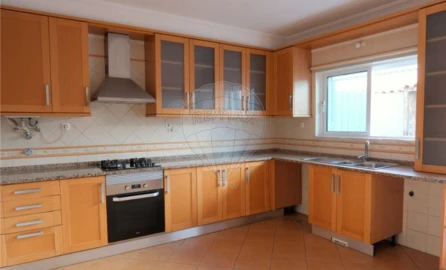 Moradia T3 para Arrendamento em Quinta do Conde