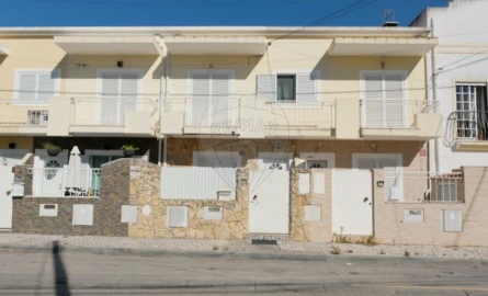 Moradia T3 para Arrendamento em Quinta do Conde