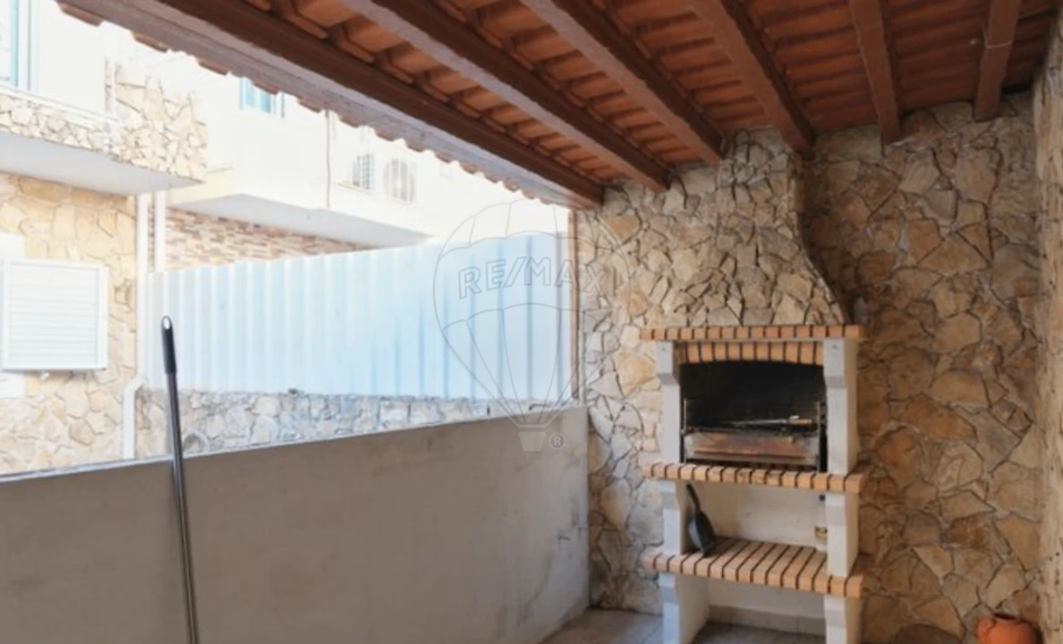 Moradia T3 para Arrendamento em Quinta do Conde Foto 3