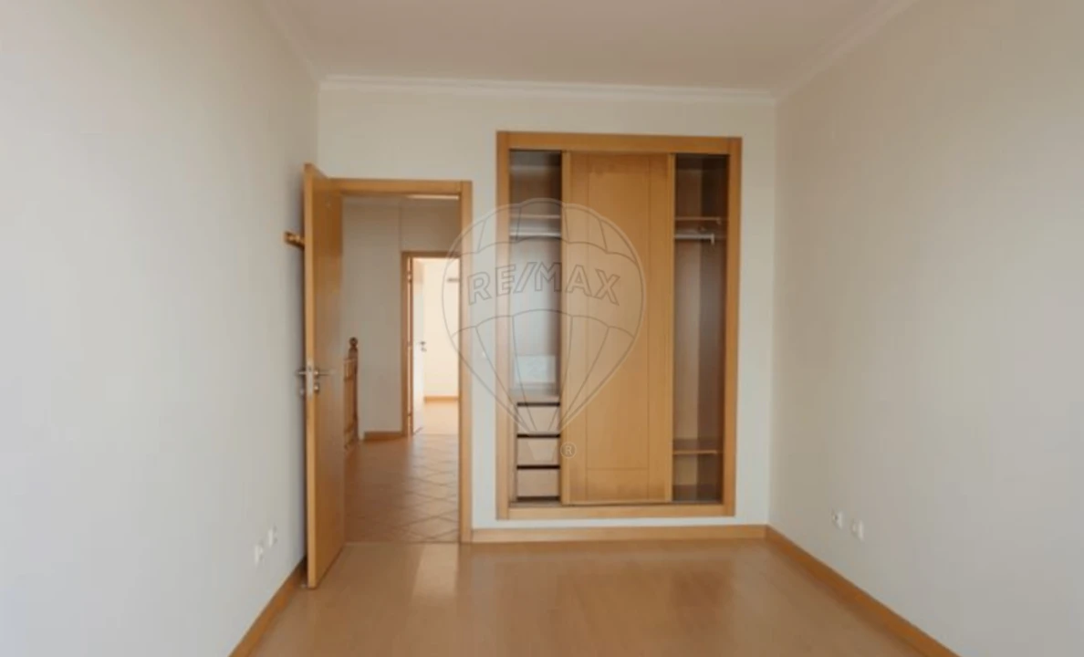 Moradia T3 para Arrendamento em Quinta do Conde Foto 14