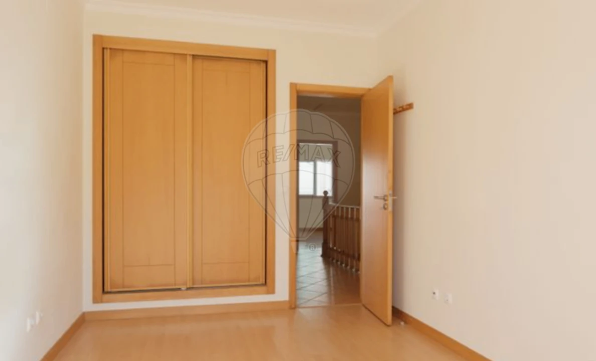 Moradia T3 para Arrendamento em Quinta do Conde Foto 17