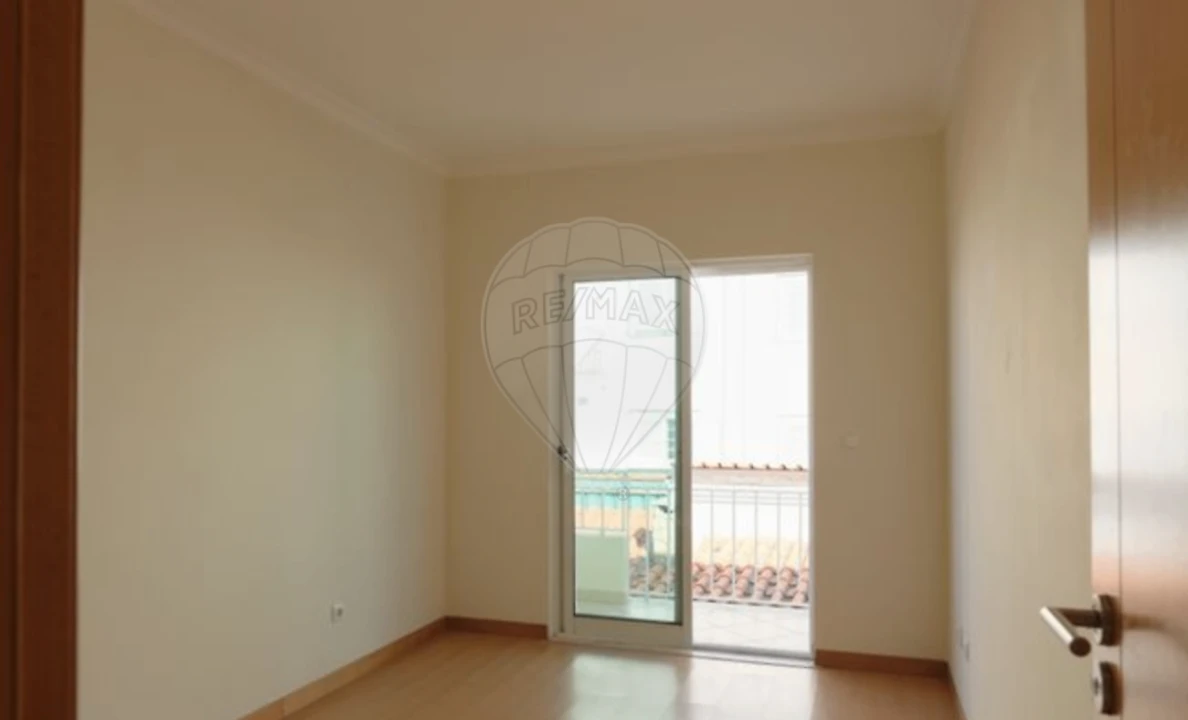 Moradia T3 para Arrendamento em Quinta do Conde Foto 15