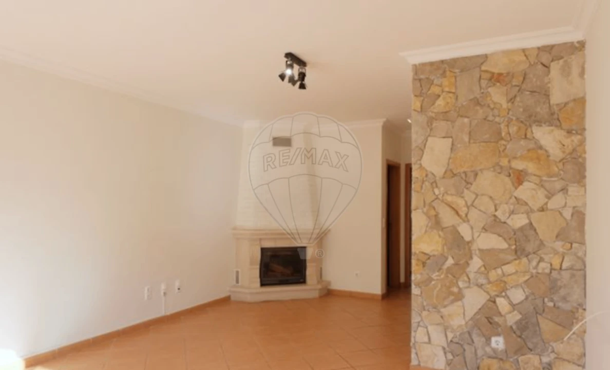 Moradia T3 para Arrendamento em Quinta do Conde Foto 10