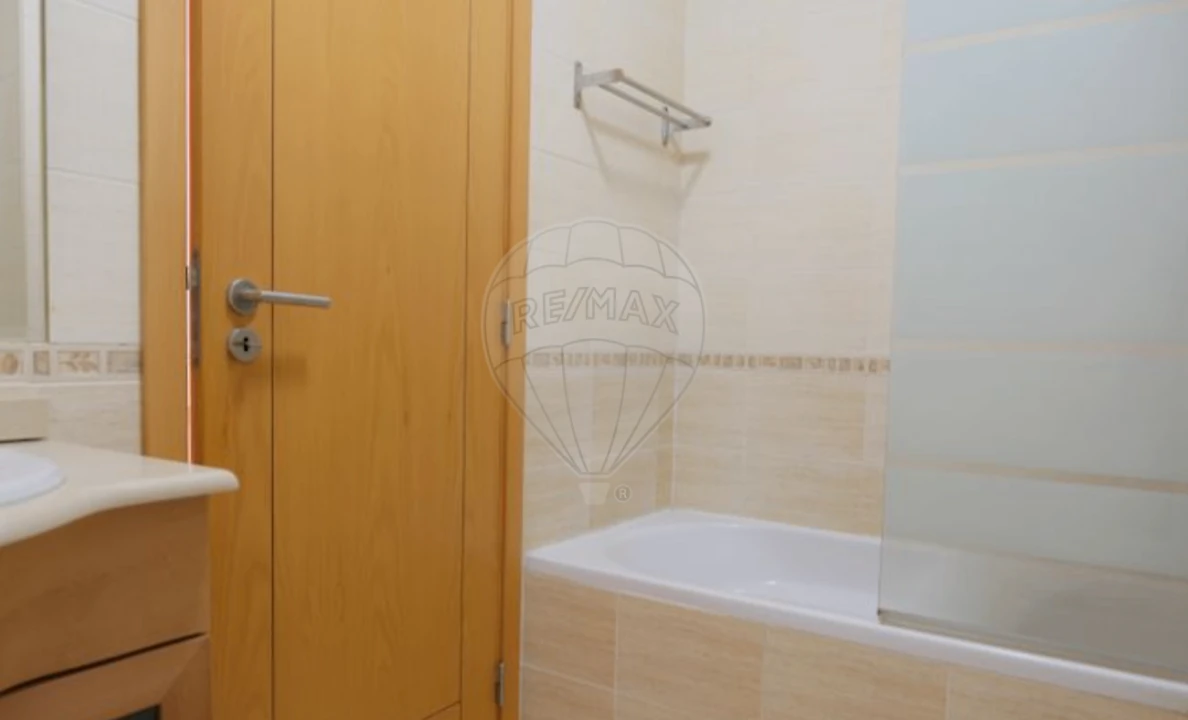 Moradia T3 para Arrendamento em Quinta do Conde Foto 13
