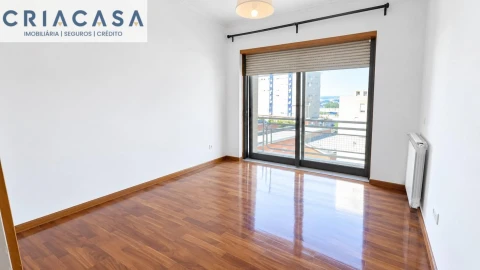 Apartamento T3 para Venda em Vilar de Andorinho