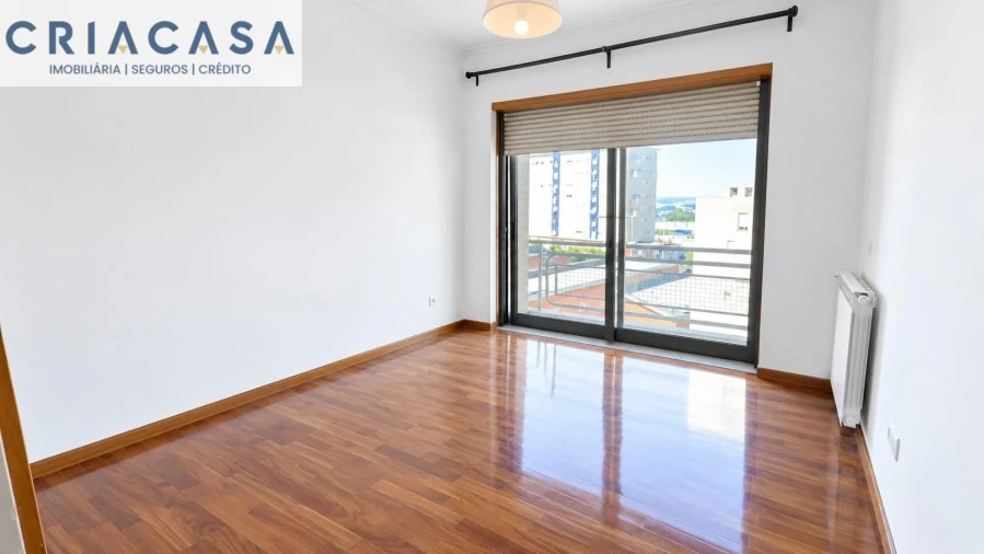 Apartamento T3 para Venda em Vilar de Andorinho Foto 4