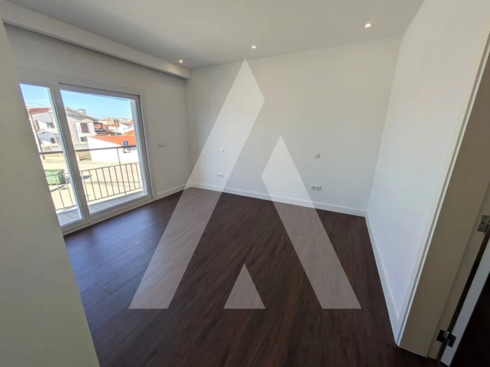 Moradia T5 para Venda em Gafanha da Encarnação Foto 12