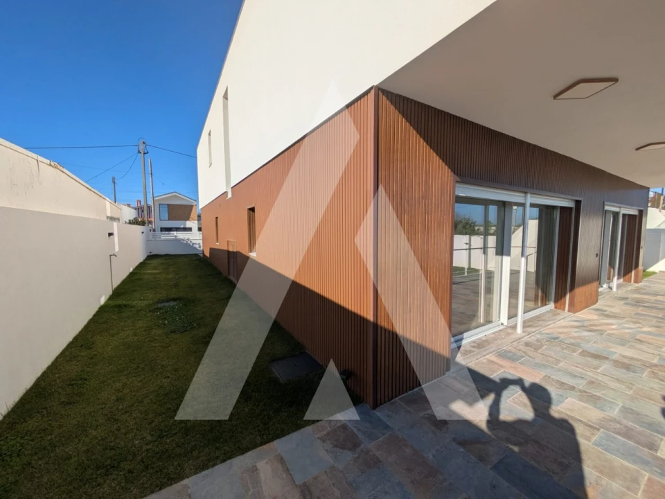 Moradia T5 para Venda em Gafanha da Encarnação Foto 35