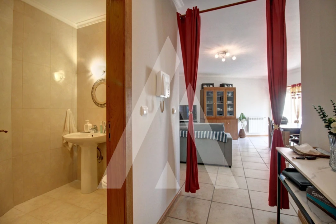 Apartamento T3 para Venda em Oiã Foto 8
