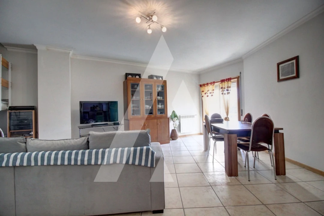 Apartamento T3 para Venda em Oiã Foto 1