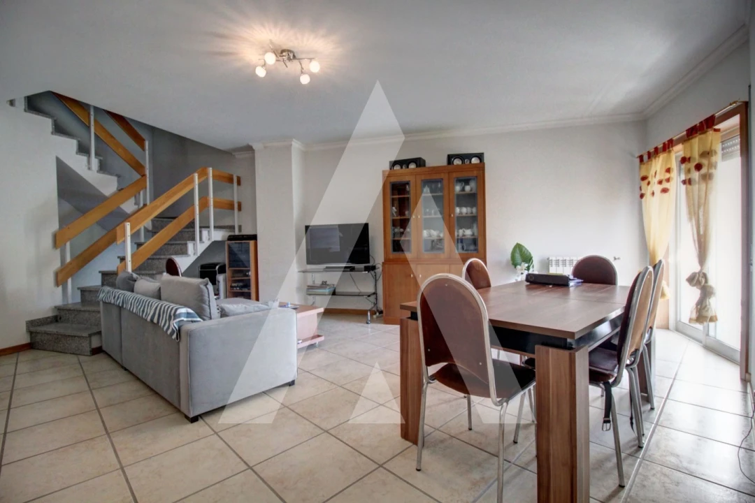 Apartamento T3 para Venda em Oiã Foto 3