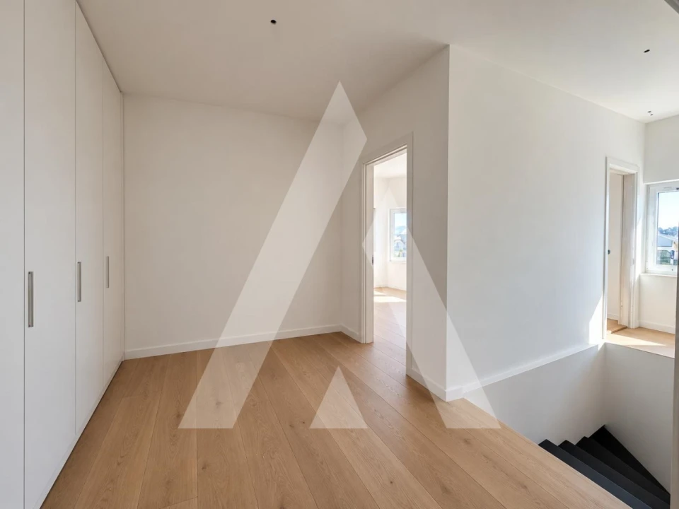 Moradia T3 para Venda em Oiã Foto 32