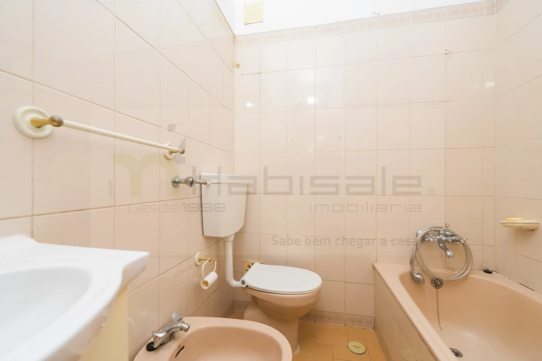 Apartamento T3 para Venda em Carcavelos e Parede Foto 16