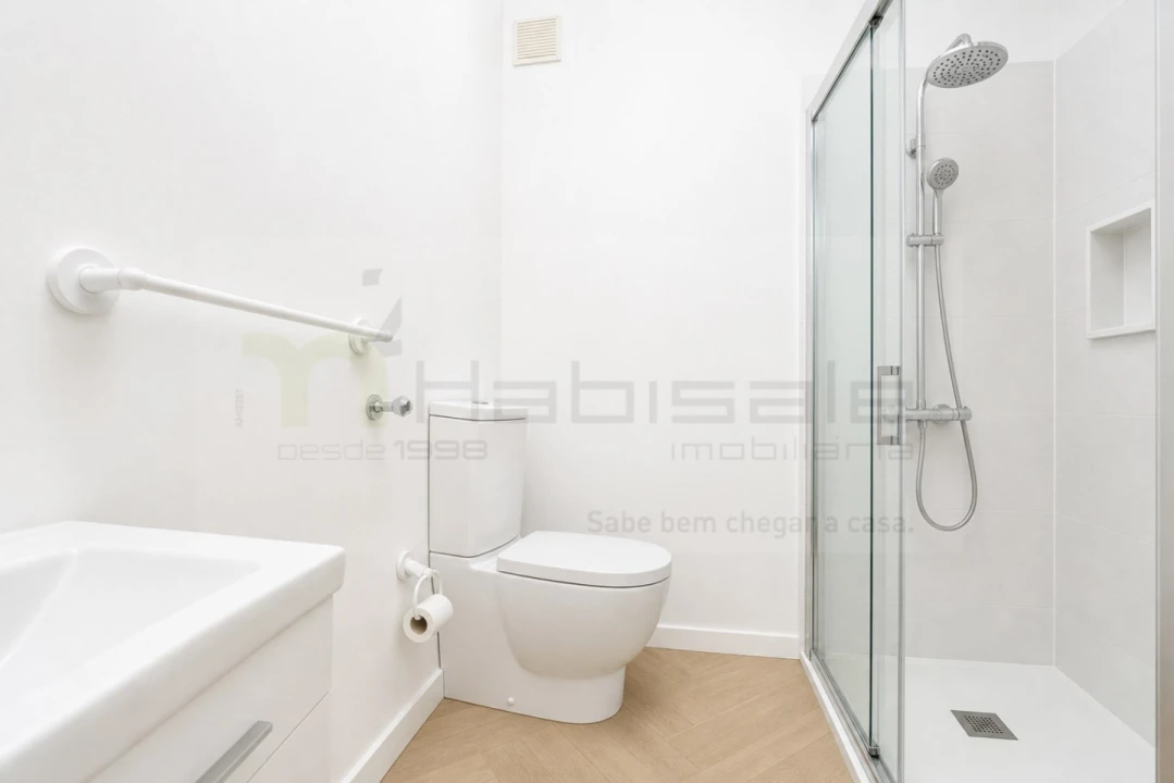 Apartamento T3 para Venda em Carcavelos e Parede Foto 17