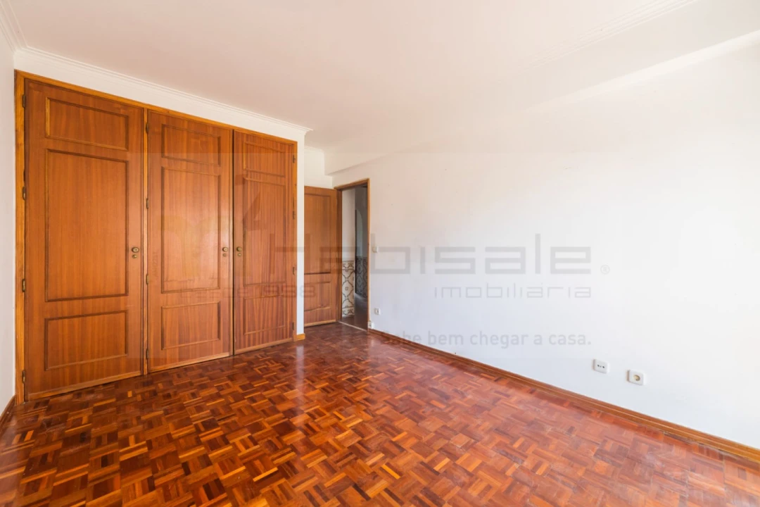 Apartamento T3 para Venda em Carcavelos e Parede Foto 19