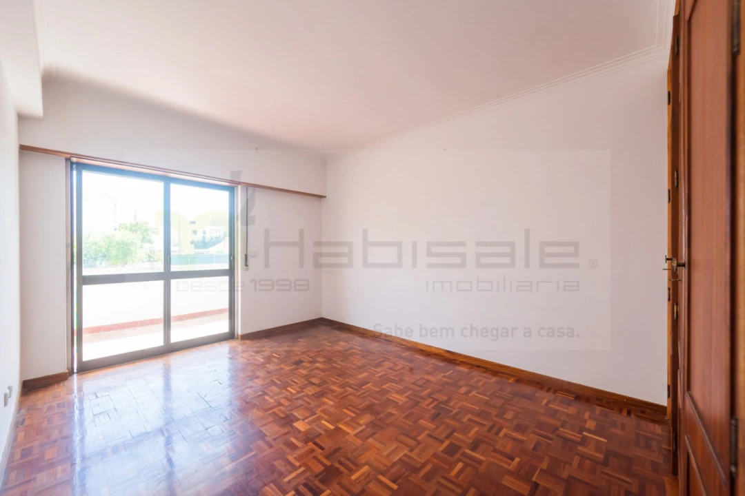 Apartamento T3 para Venda em Carcavelos e Parede Foto 20