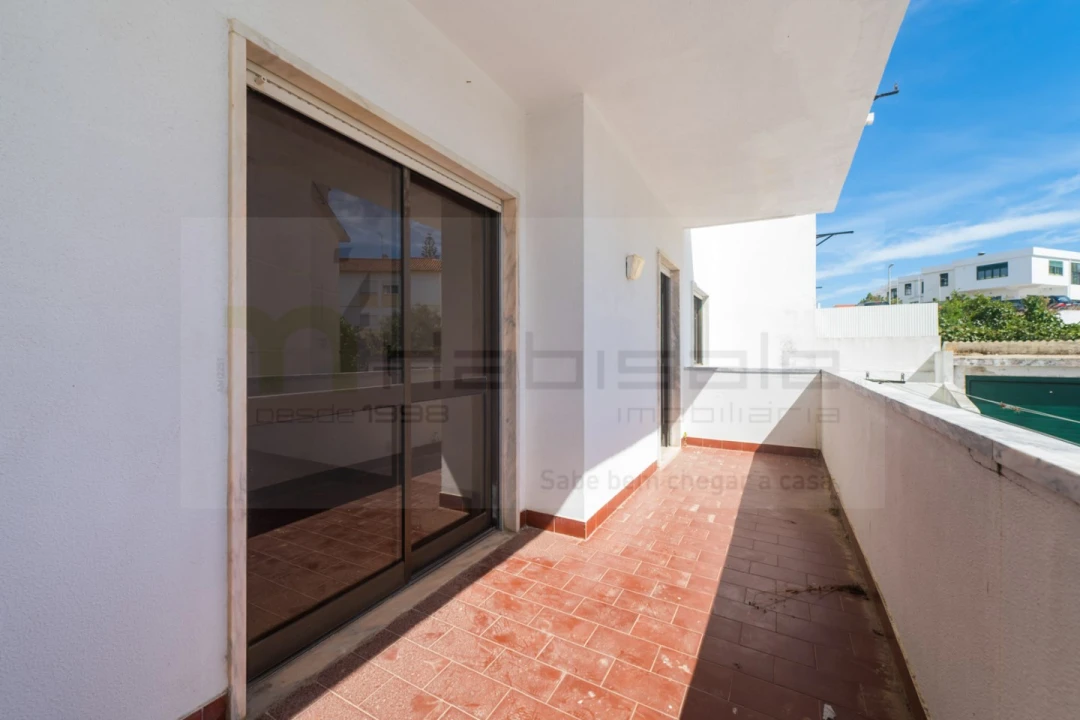 Apartamento T3 para Venda em Carcavelos e Parede Foto 21