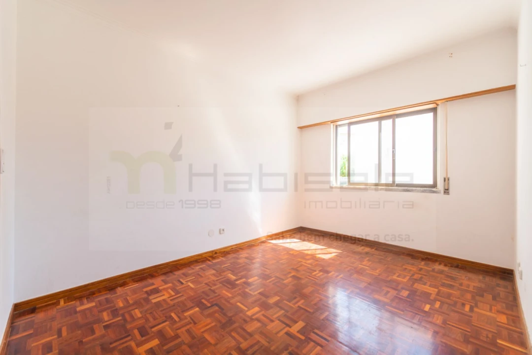 Apartamento T3 para Venda em Carcavelos e Parede Foto 24