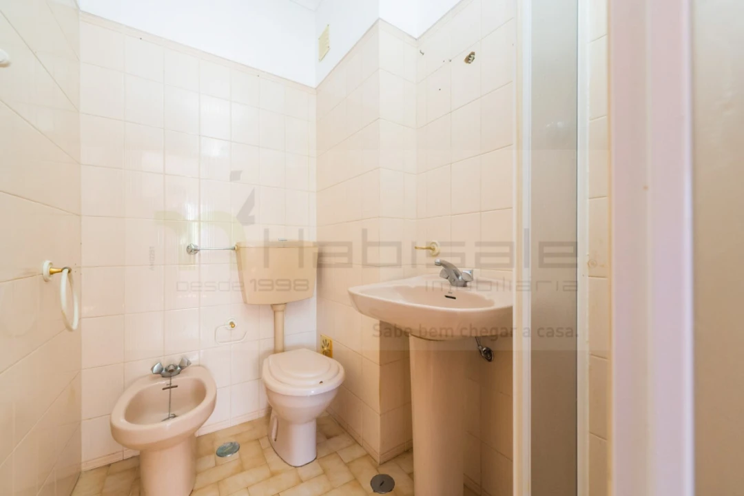 Apartamento T3 para Venda em Carcavelos e Parede Foto 26