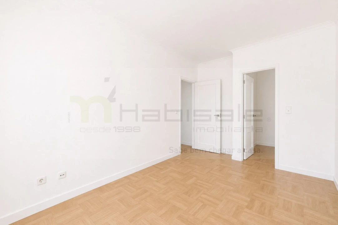 Apartamento T3 para Venda em Carcavelos e Parede Foto 31