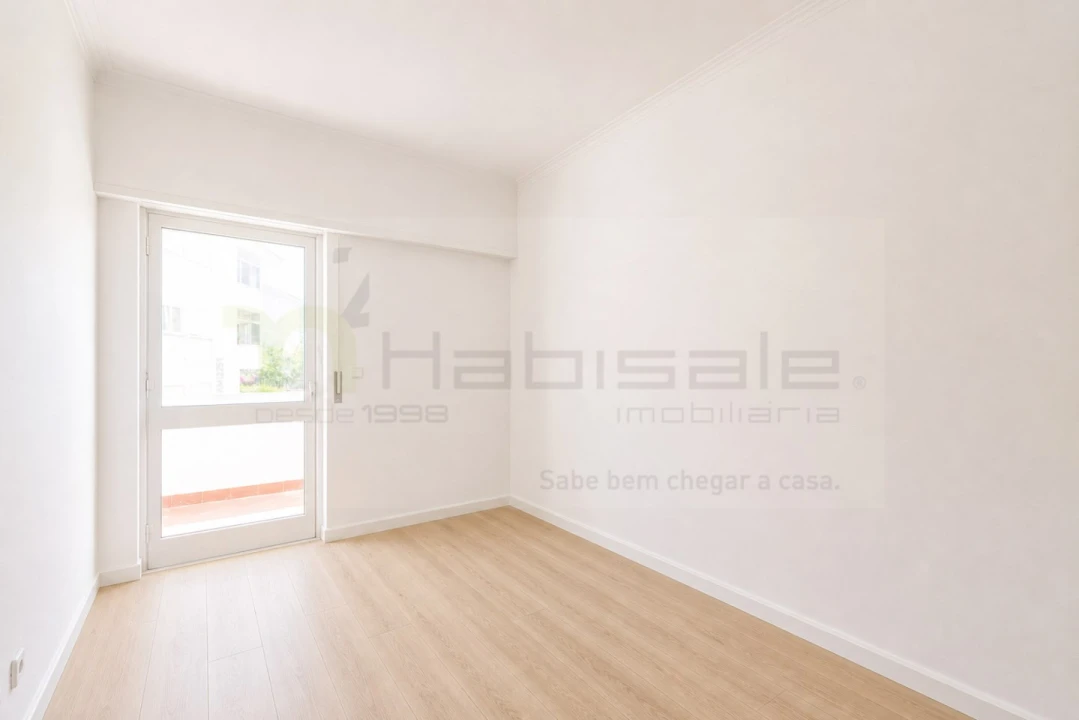 Apartamento T3 para Venda em Carcavelos e Parede Foto 33