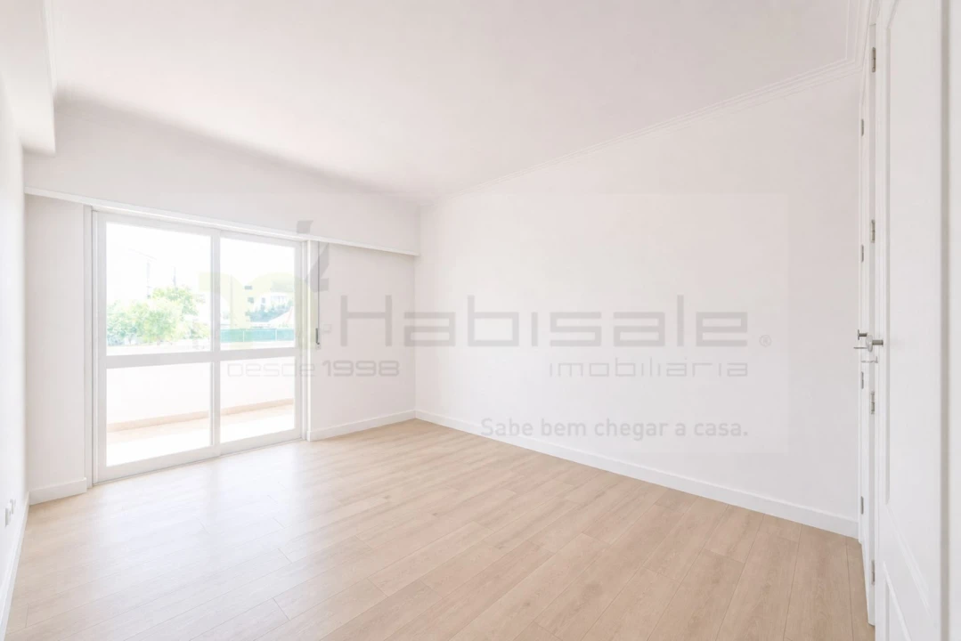 Apartamento T3 para Venda em Carcavelos e Parede Foto 34