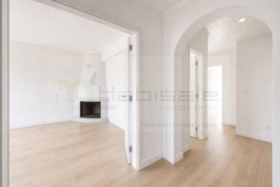 Apartamento T3 para Venda em Carcavelos e Parede
