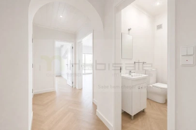 Apartamento T3 para Venda em Carcavelos e Parede