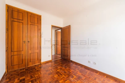 Apartamento T3 para Venda em Carcavelos e Parede