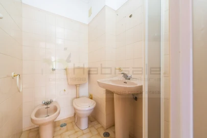 Apartamento T3 para Venda em Carcavelos e Parede