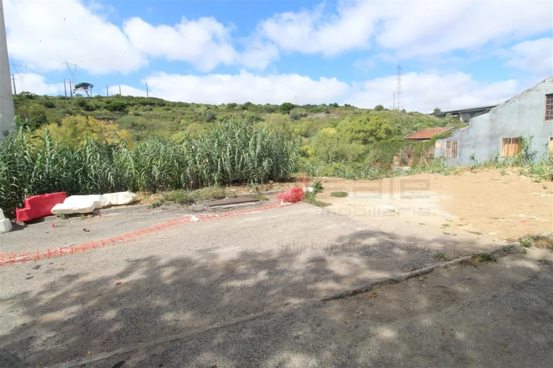 Terreno para Venda em Queluz e Belas Foto 3