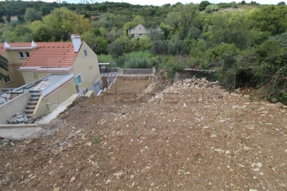 Terreno para Venda em Queluz e Belas