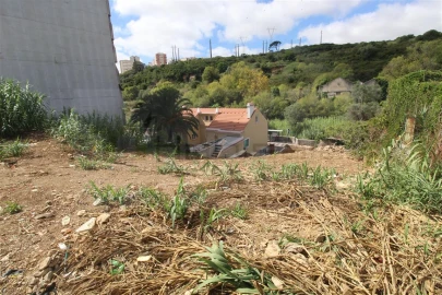 Terreno para Venda em Queluz e Belas