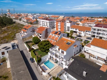 Moradia T4 para Venda em Nazare