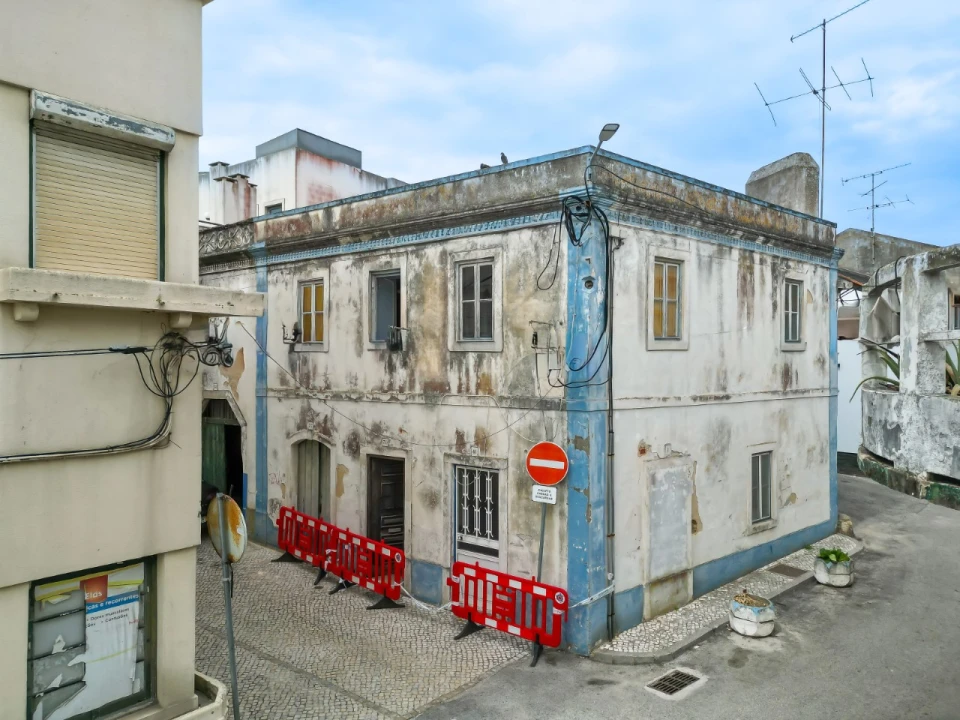 Prédio para Venda em Valado dos Frades Foto 7