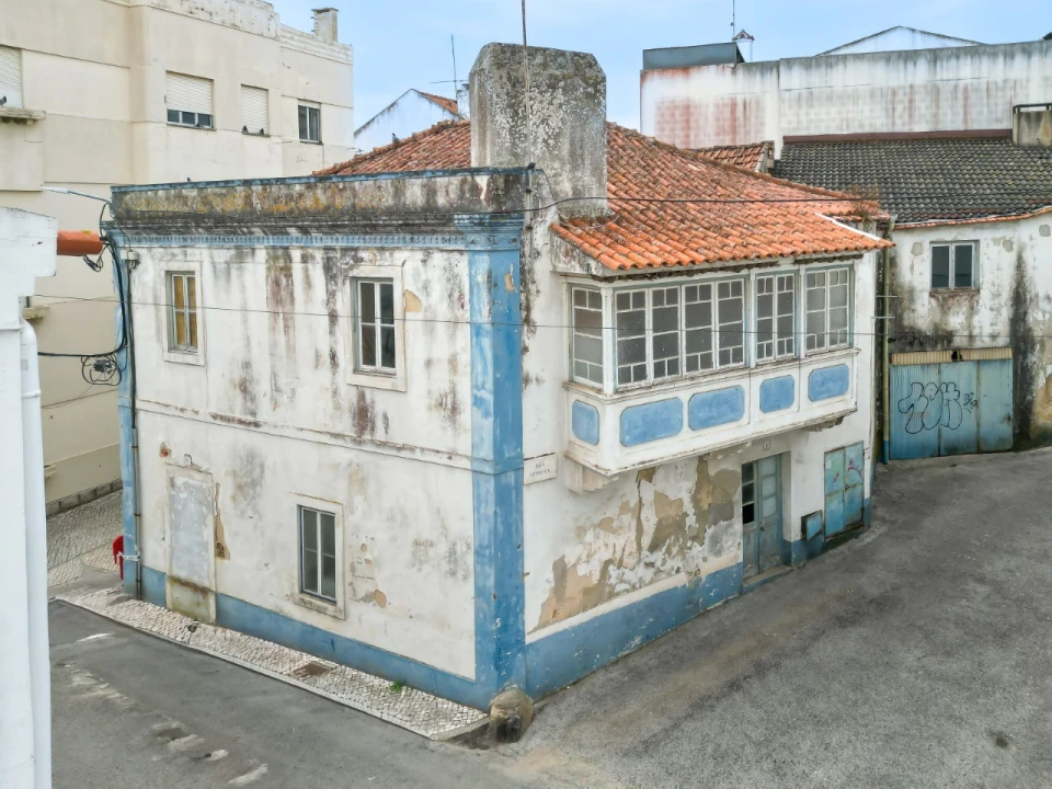 Prédio para Venda em Valado dos Frades Foto 3