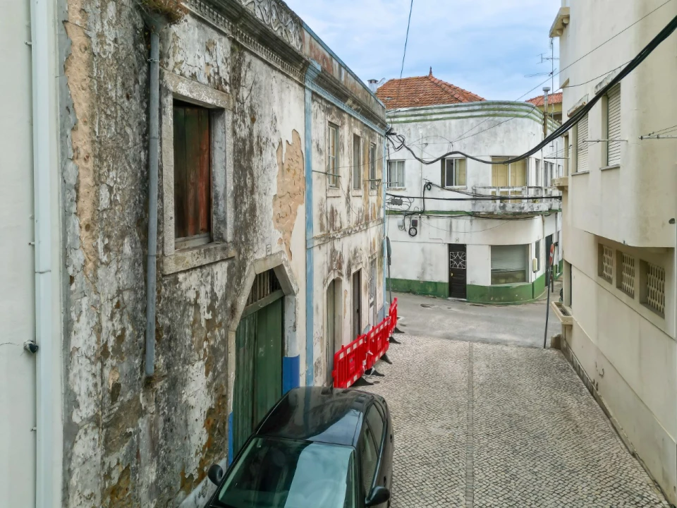Prédio para Venda em Valado dos Frades Foto 11