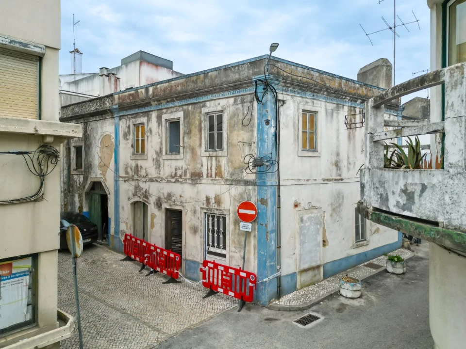 Prédio para Venda em Valado dos Frades Foto 13