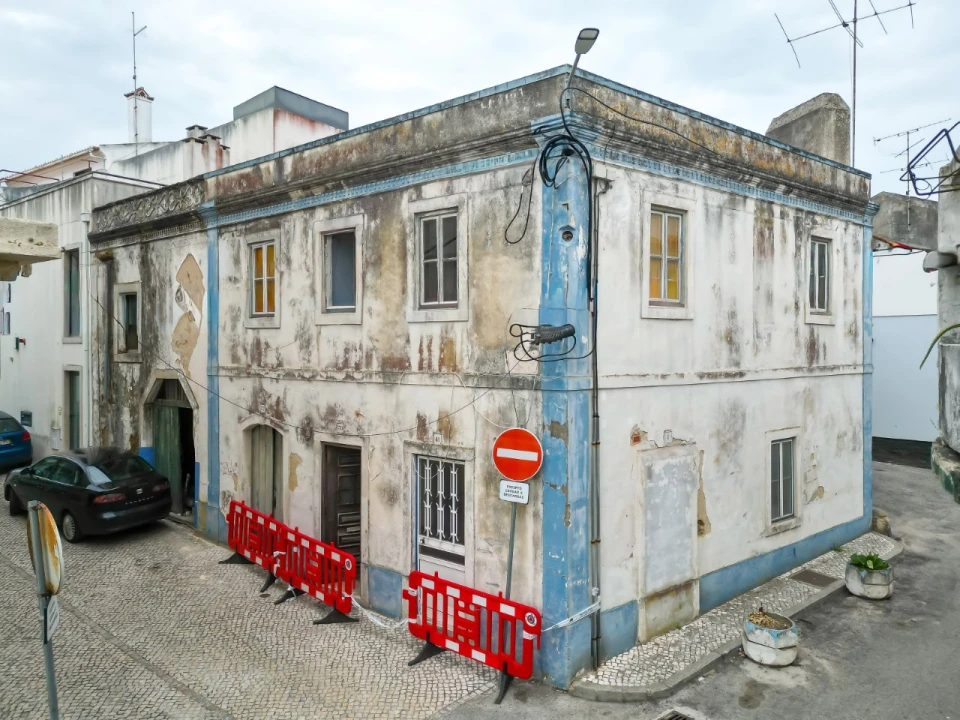 Prédio para Venda em Valado dos Frades Foto 16