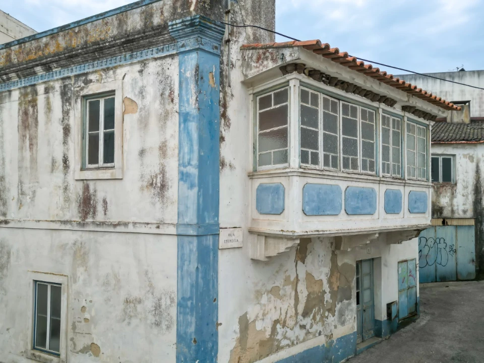 Prédio para Venda em Valado dos Frades Foto 18