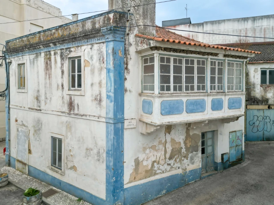 Prédio para Venda em Valado dos Frades Foto 24