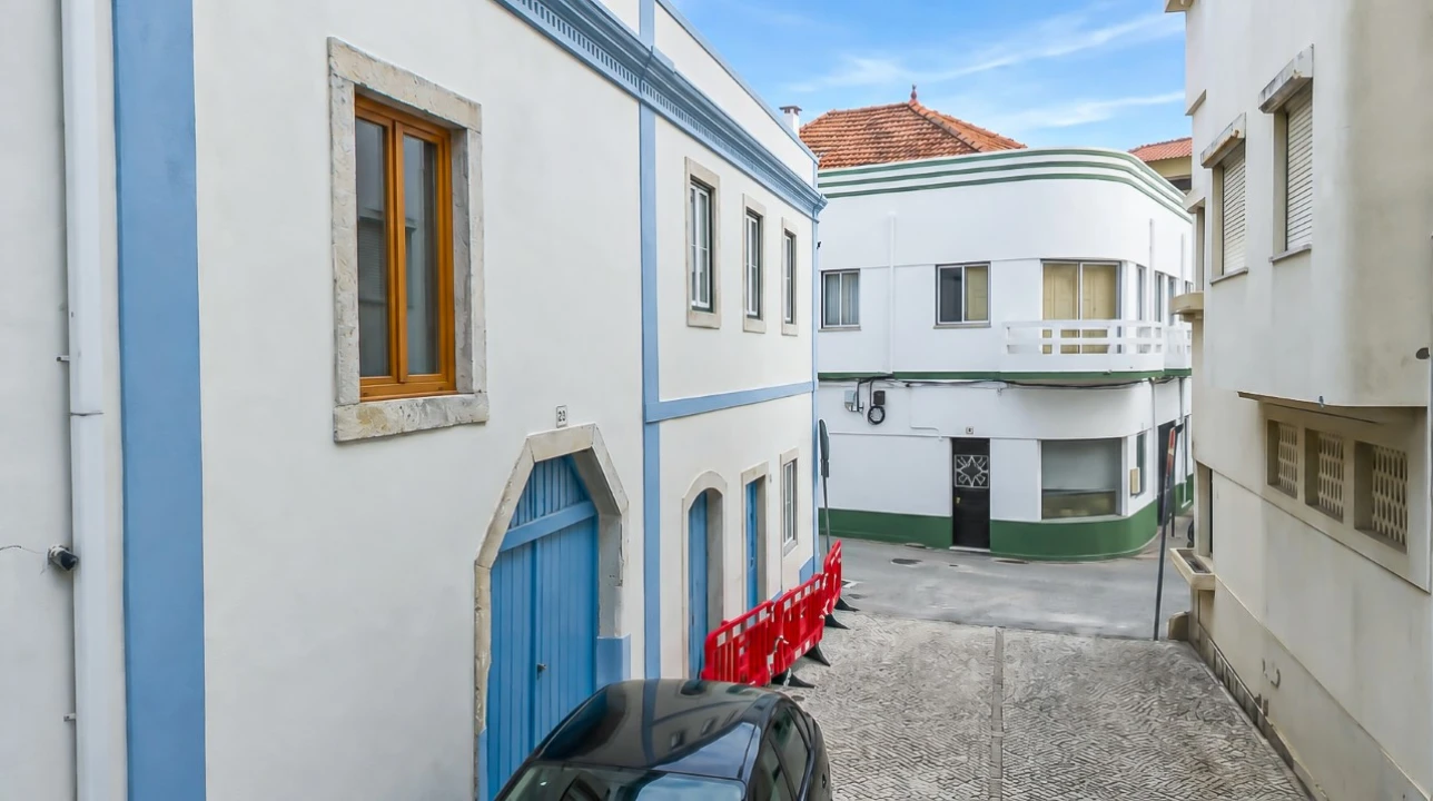 Prédio para Venda em Valado dos Frades Foto 12